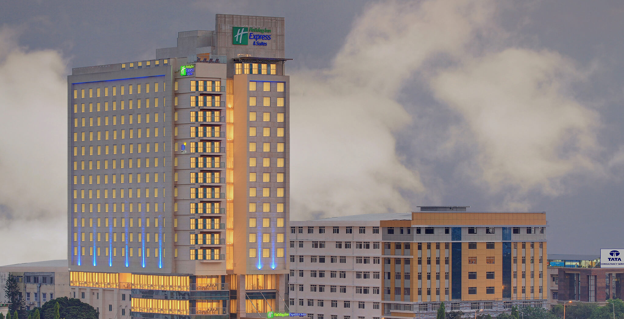Holiday Inn Express & Suites gallery image