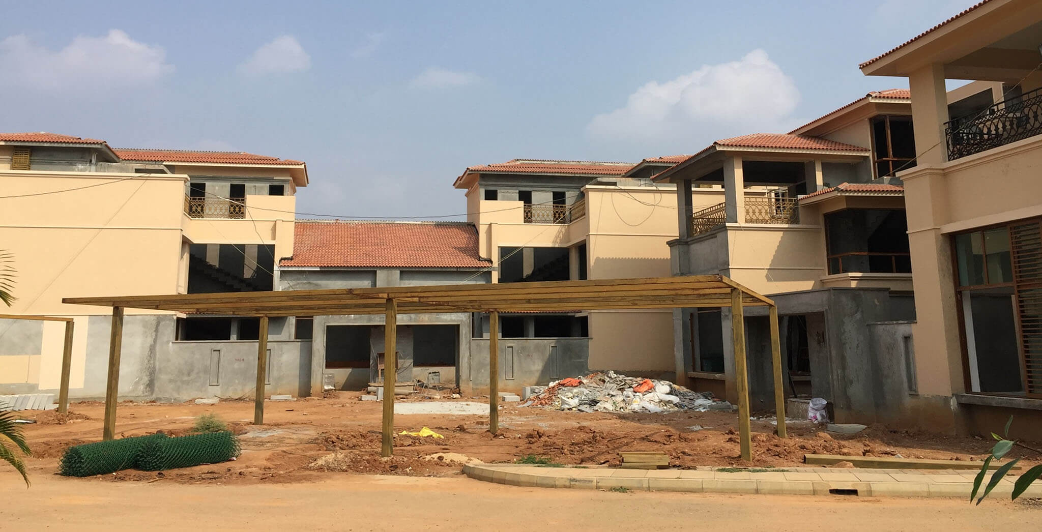 Dec 2018 - A Cluster: Roof Tiling work completed
