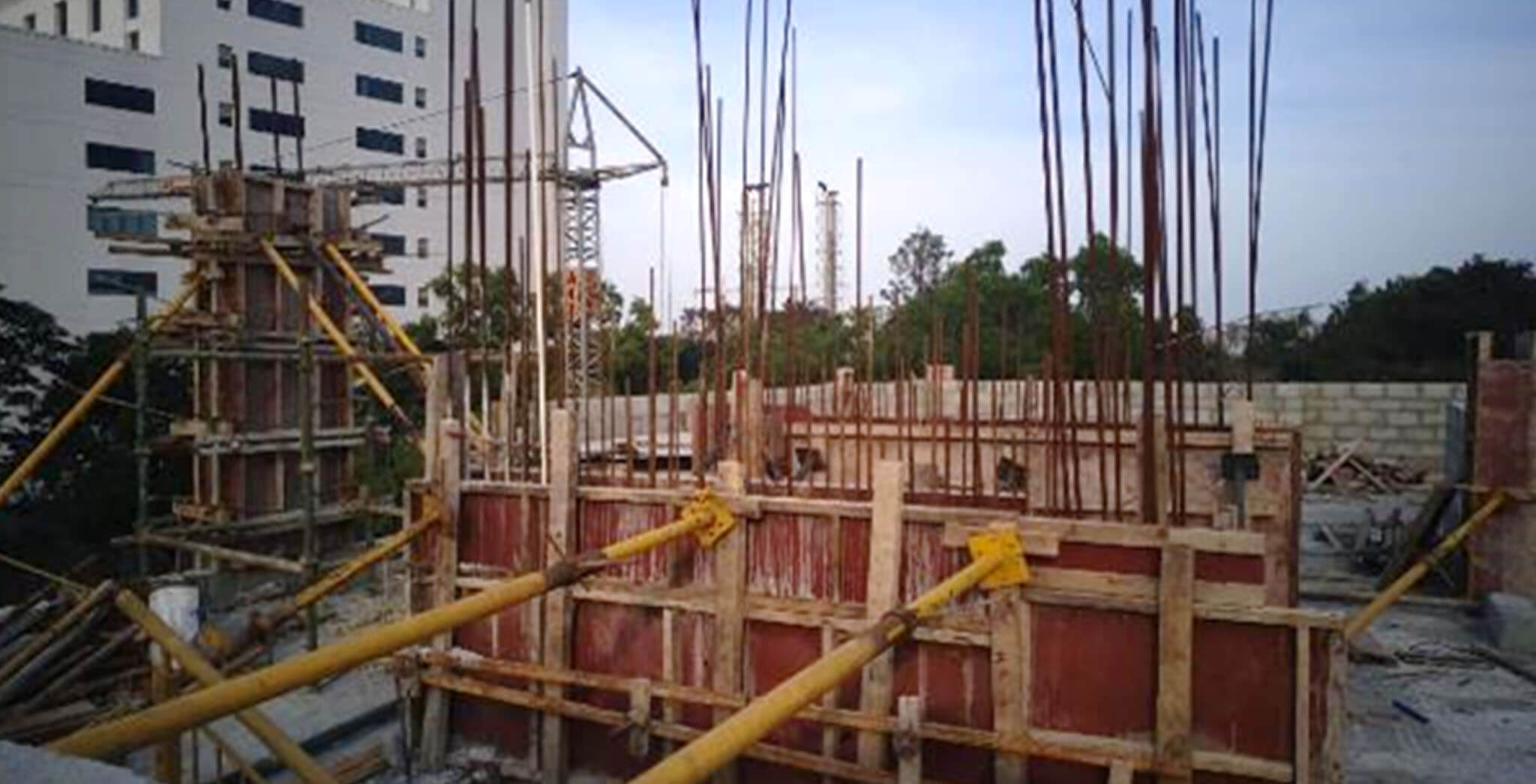Sep 2020 - H Block: Above terrace floor column shuttering work-in-progress
