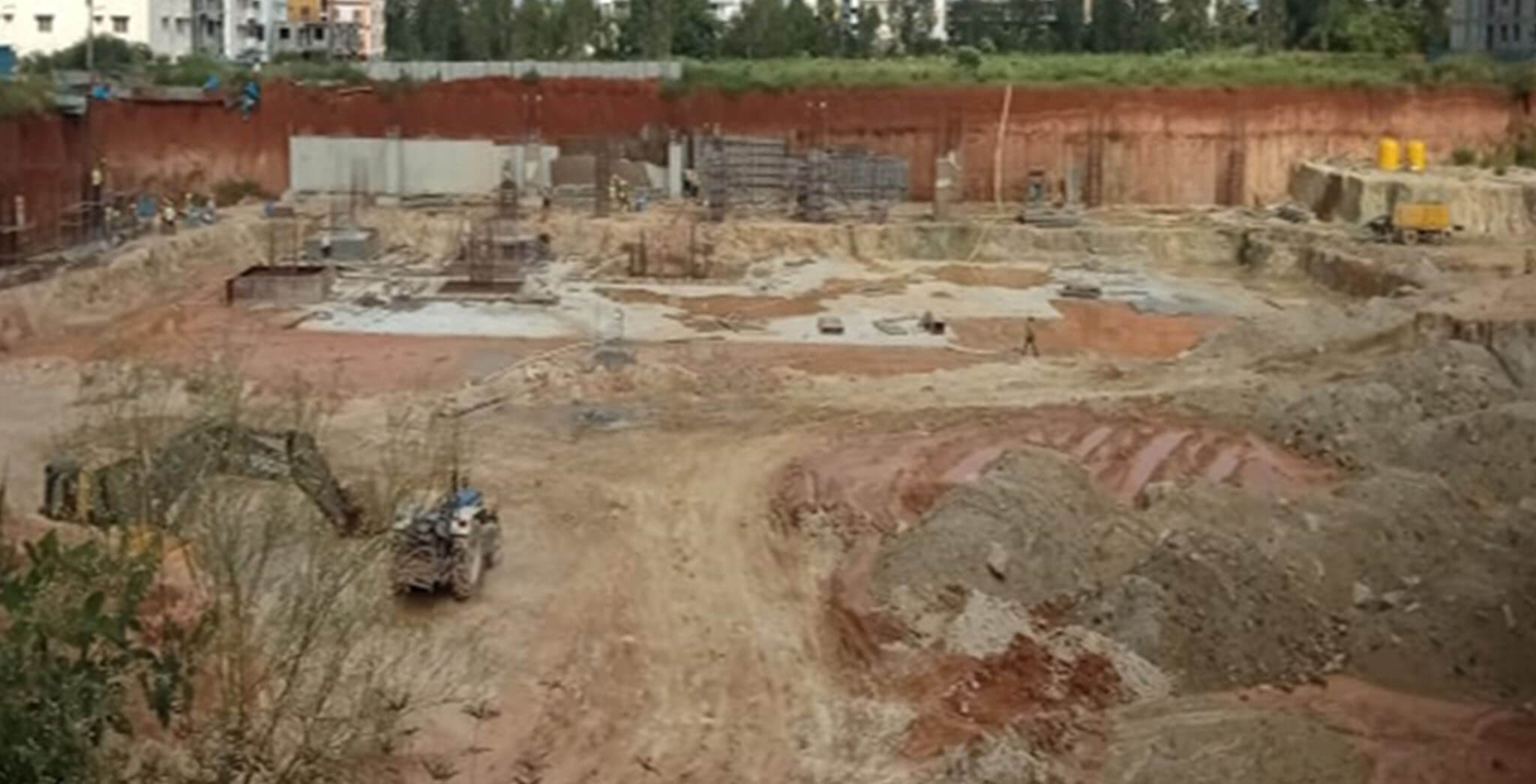 Sep 2020 - Arcadia: Total Estimated Qty–85,000 Cum, Excavated Qty–55,000 Cum; Retaining wall raft–108/375 Rmt & Retaining wall–50/375 Rmt completed; Footing Progress 15/103 Nos completed & 7/117 Nos column completed; Tower area footing PCC of 1600/2725 Sqm completed