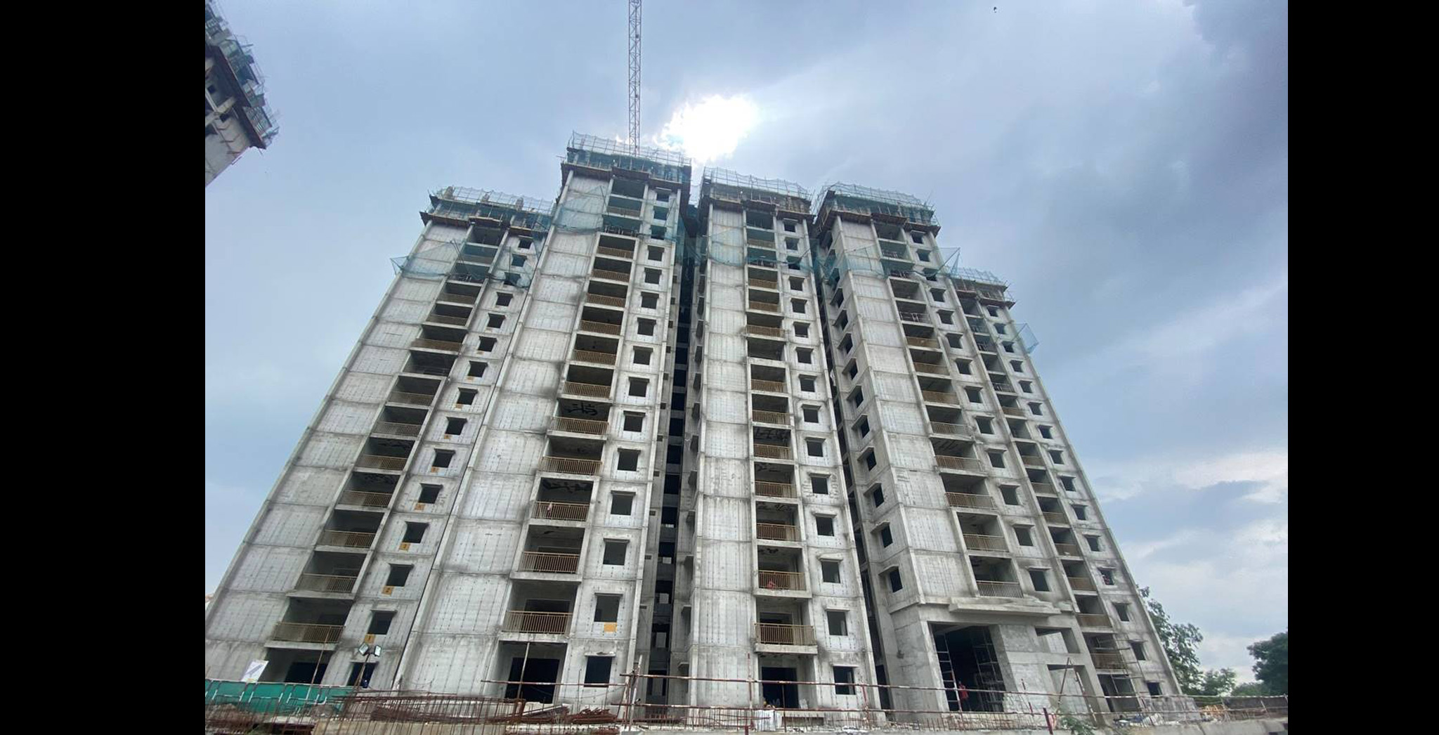 Aug 2022 - Brigade Citadel Tower C: Parapet & Above Terrace works in progress, Finishing works in progress