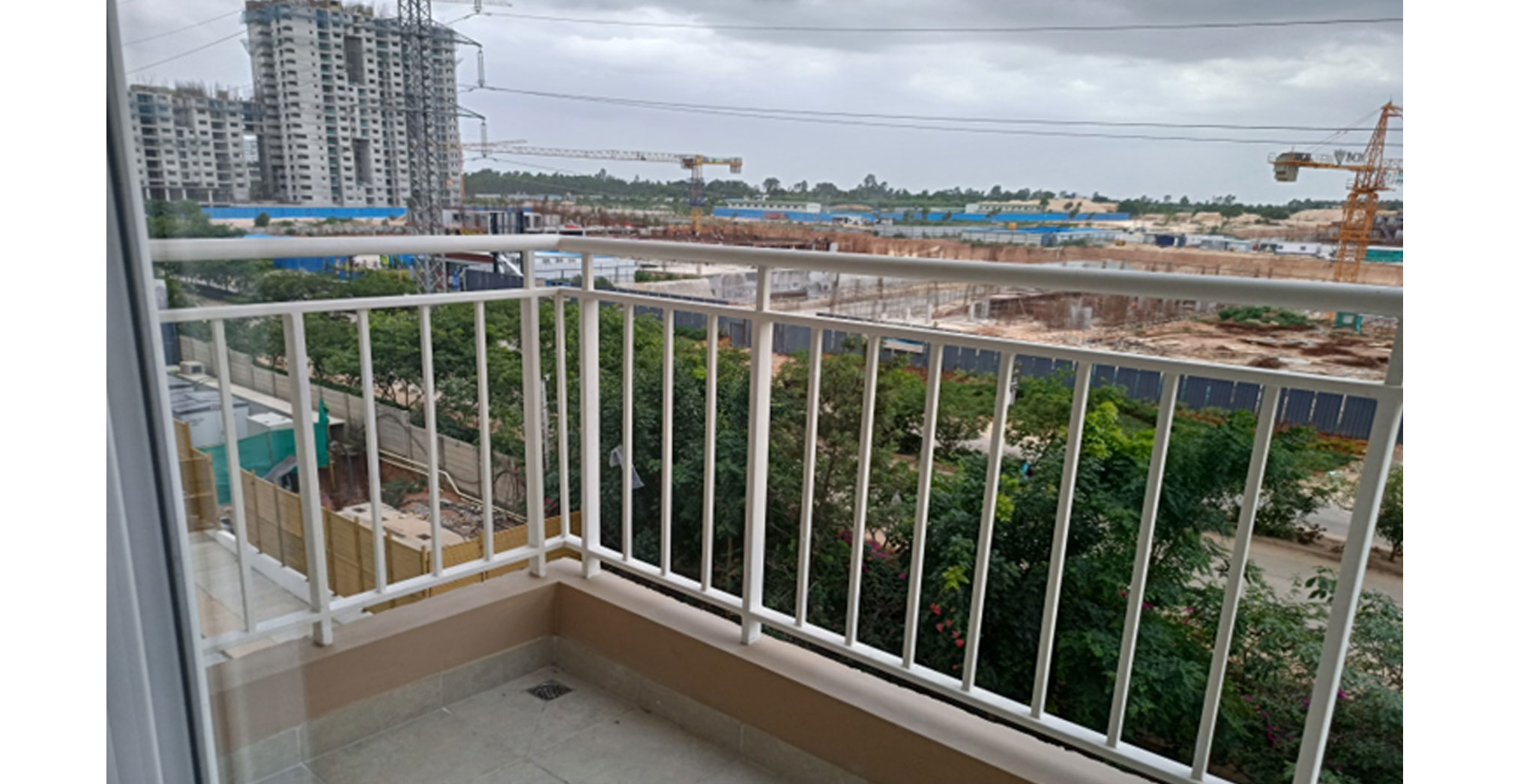  Luminaire Balcony railing work in progress - Status Images 9