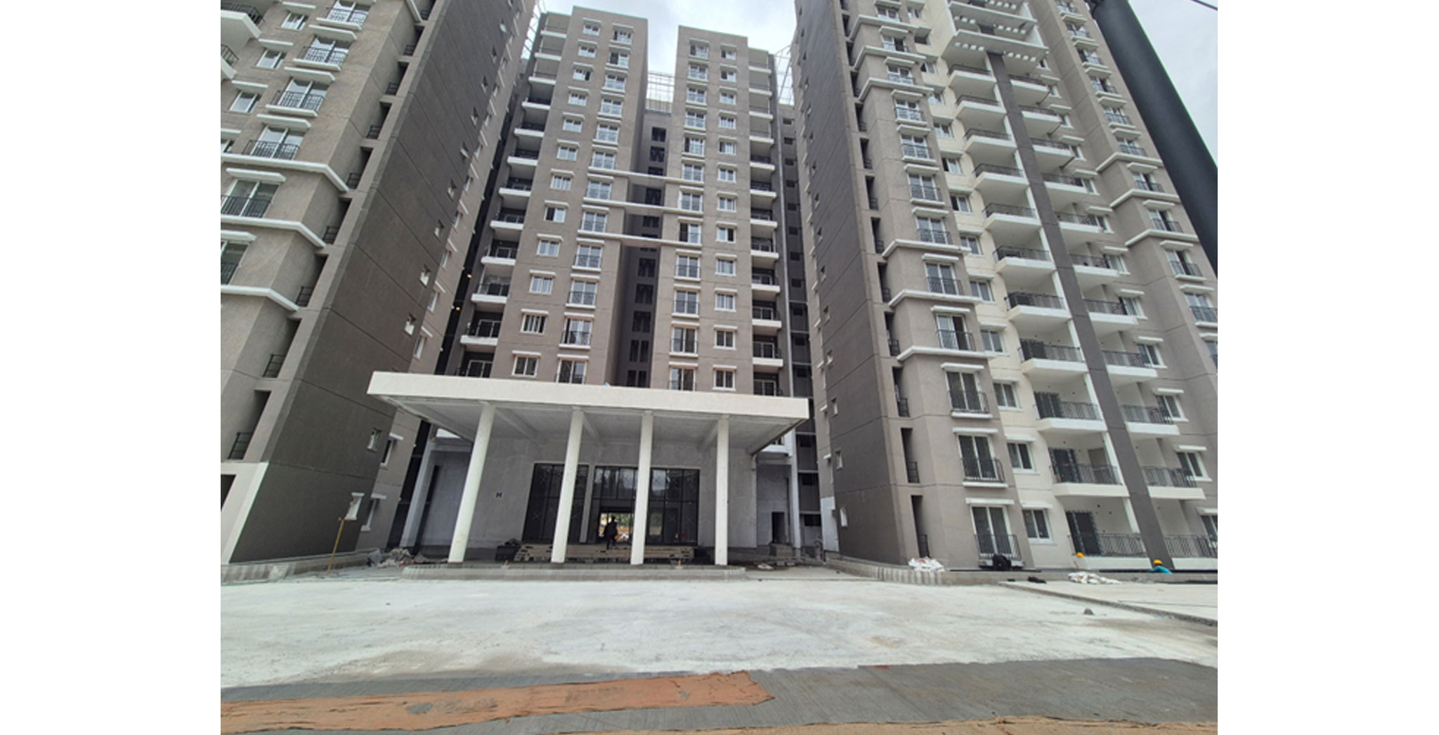 Jul 2025 -  Brigade Ivory Phase 1 Block H External Texture Paint Completed