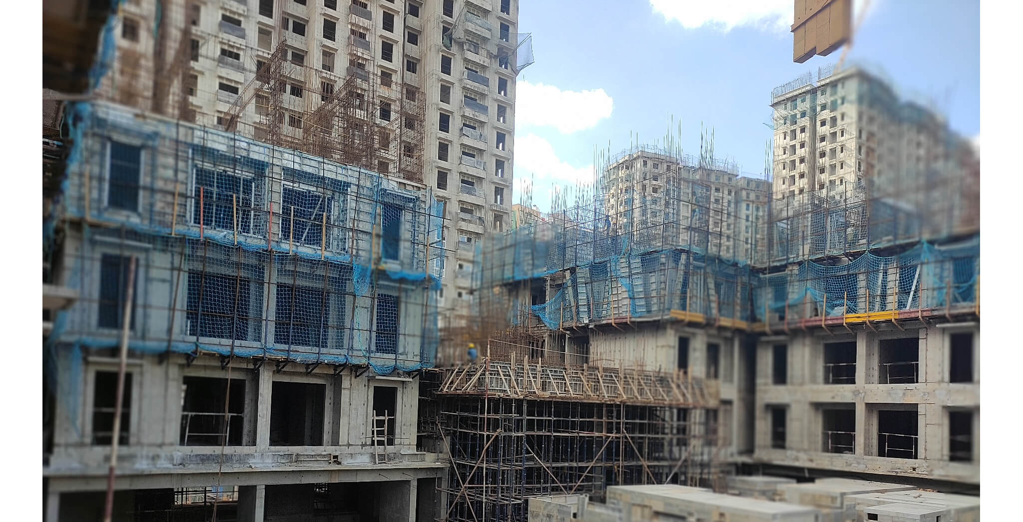  Wing B – 4th floor slab shuttering WIP, Entrance area canopy ready for concrete - Status Images 9
