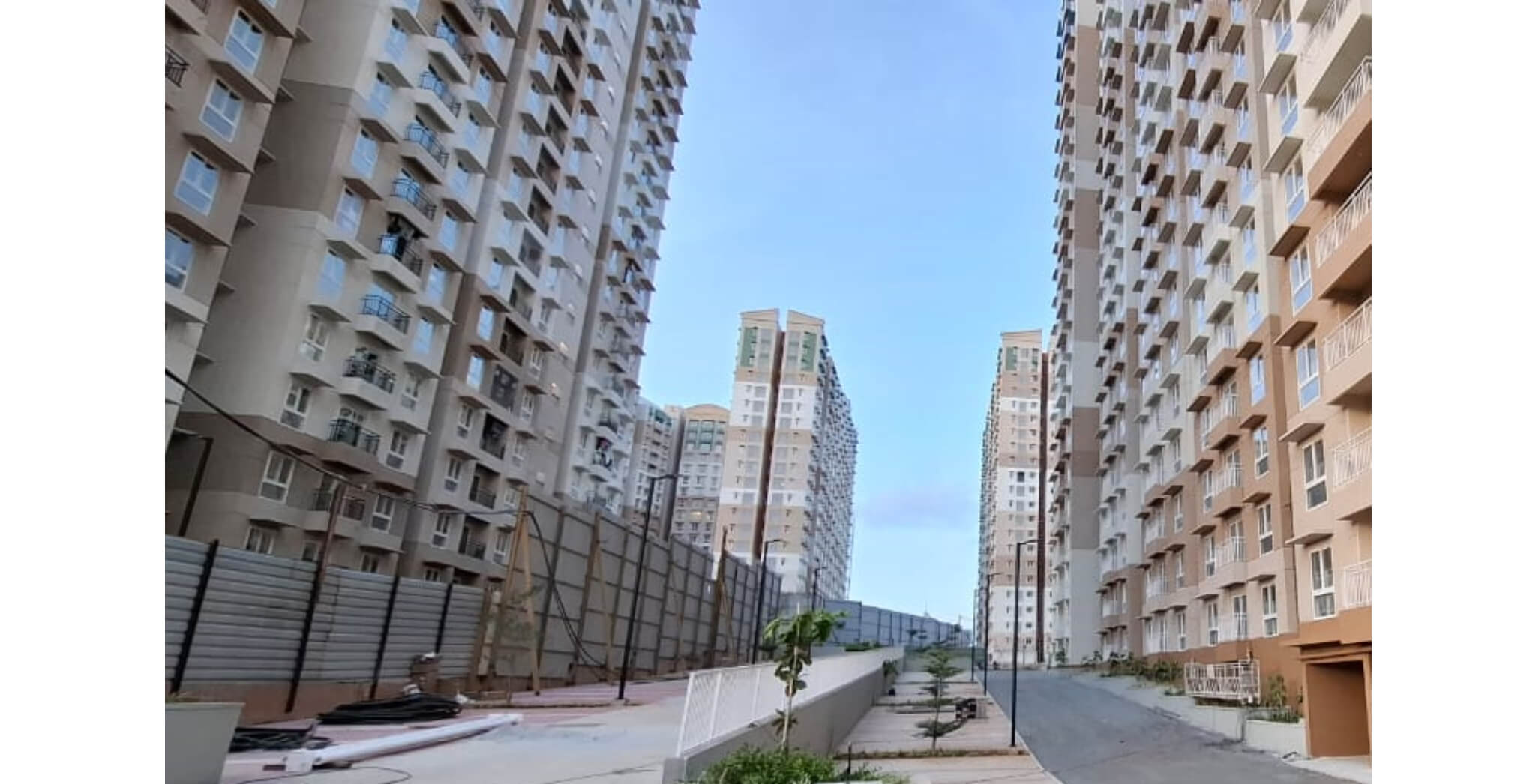  West side driveway and car parking area WIP - Status Images 6