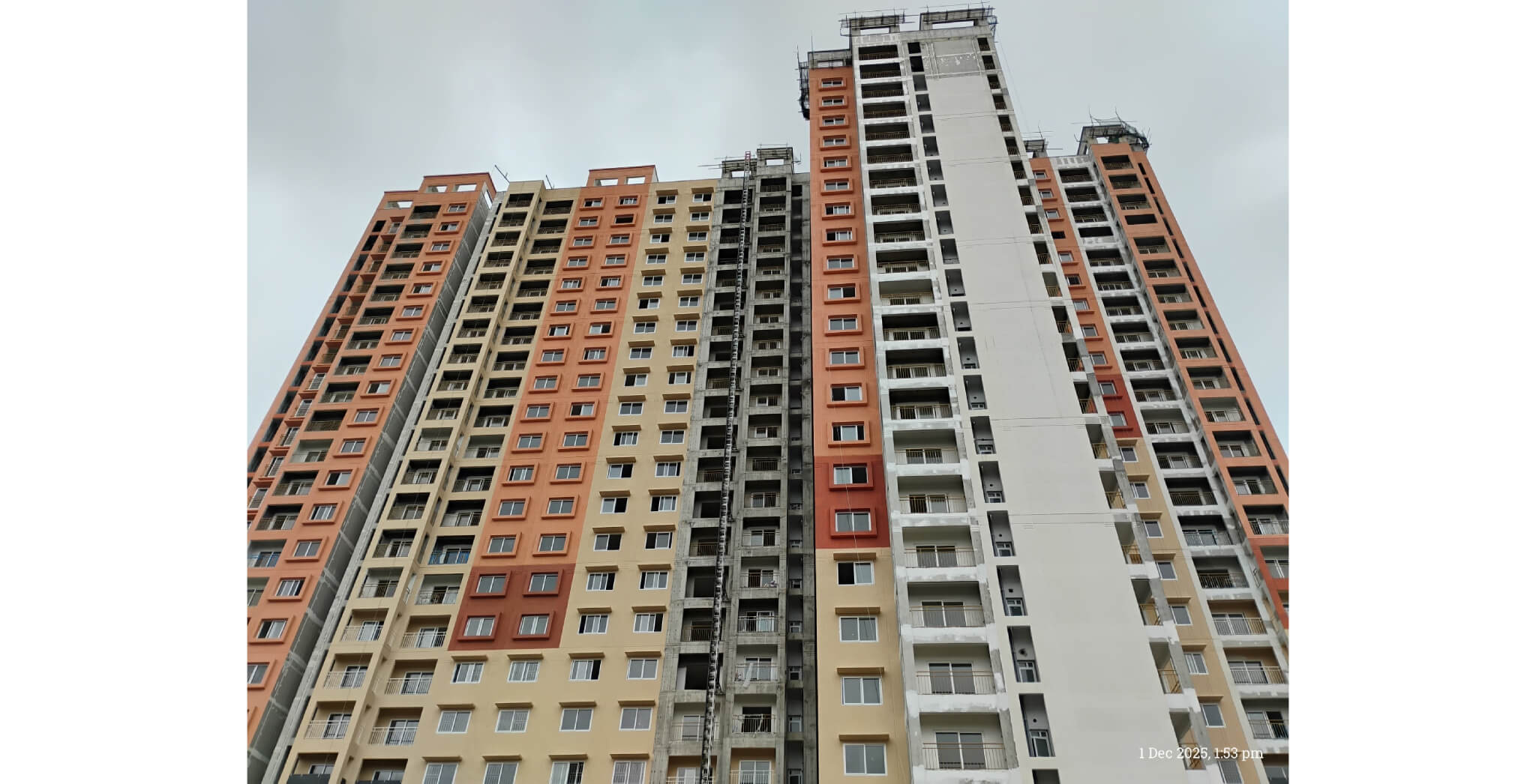 Brigade Valencia Cielo: External Painting in progress - Nov 2025