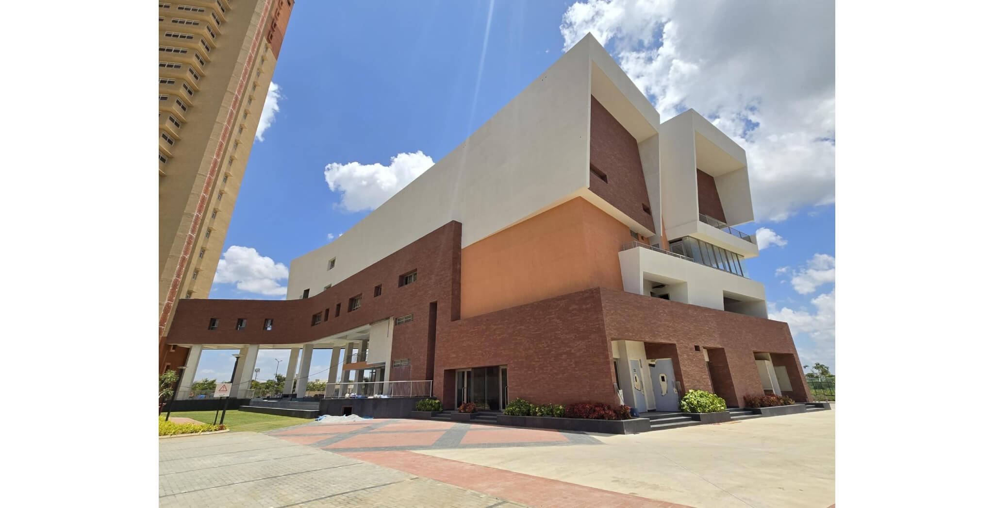 Brigade Valencia Brillio: Club House - Aug 2026