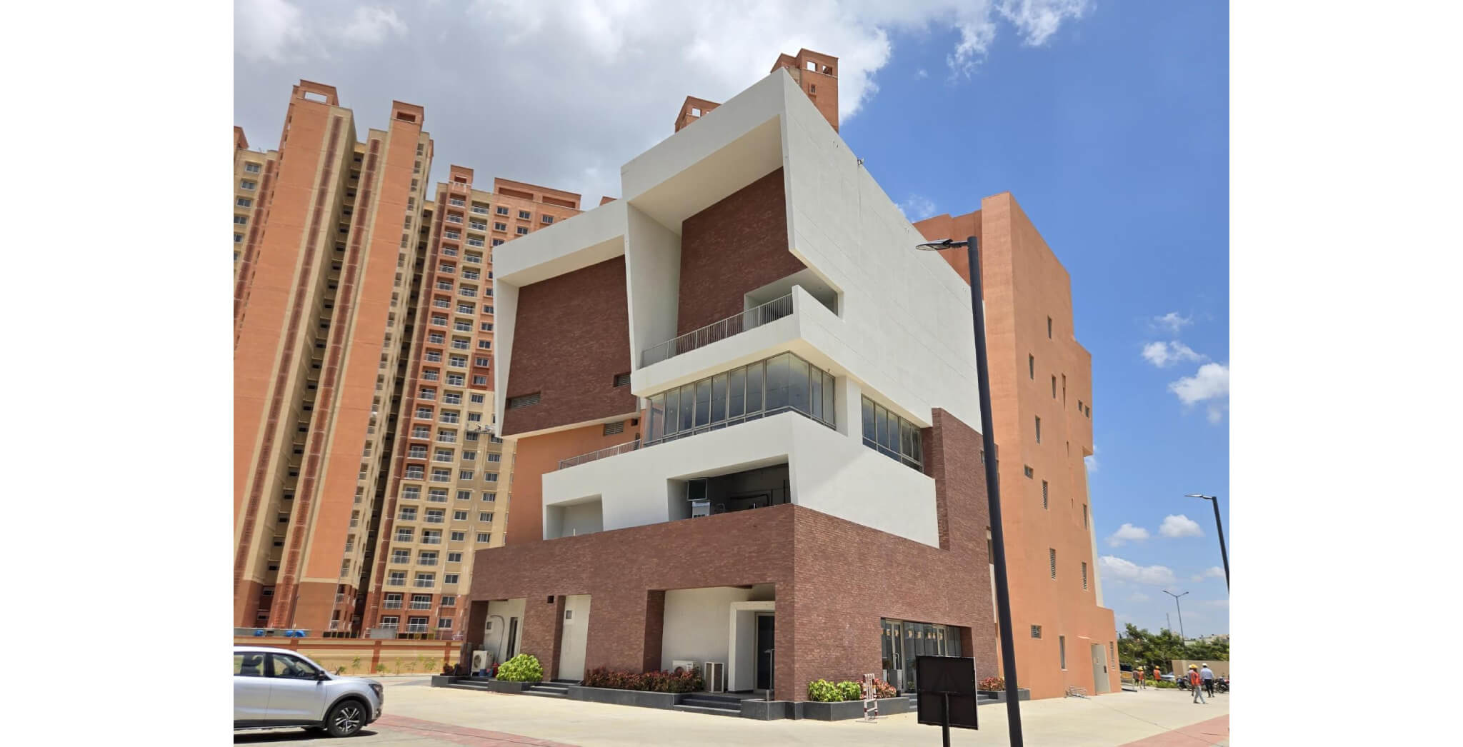 Brigade Valencia Brillio: Club House - Aug 2026