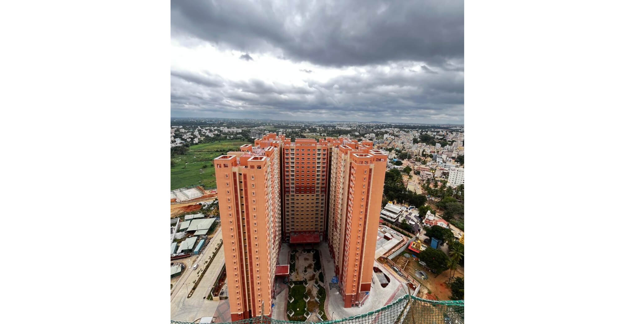 Brigade Valencia Cielo: External View - Aug 2026
